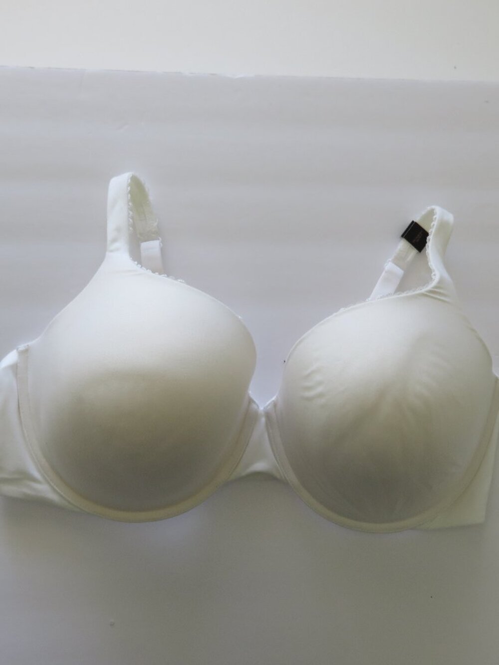 (#100) Victoria's Secret Underwire White Bra Size 40DDD